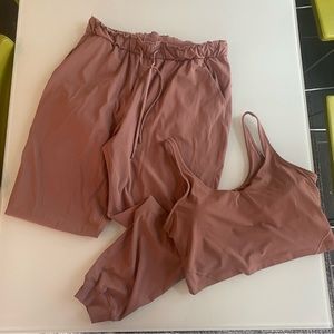 Lululemon Spiced Chai Set - Align Top (cropped) and Stretch High Rise Jogger